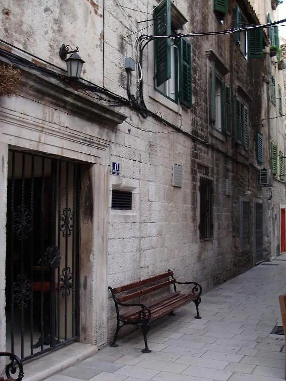 Diocletian Apartments & Rooms Split
