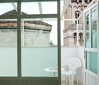 Diocletian Apartments & Rooms Split