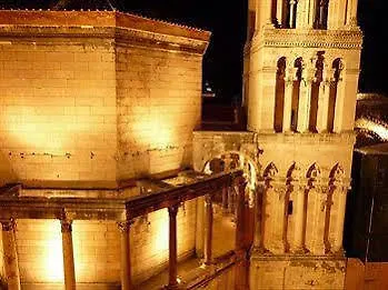 Diocletian Apartments & Rooms Split